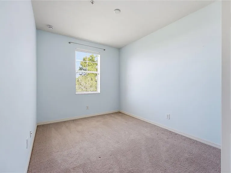 1346 Grantham Dr — Photo 22