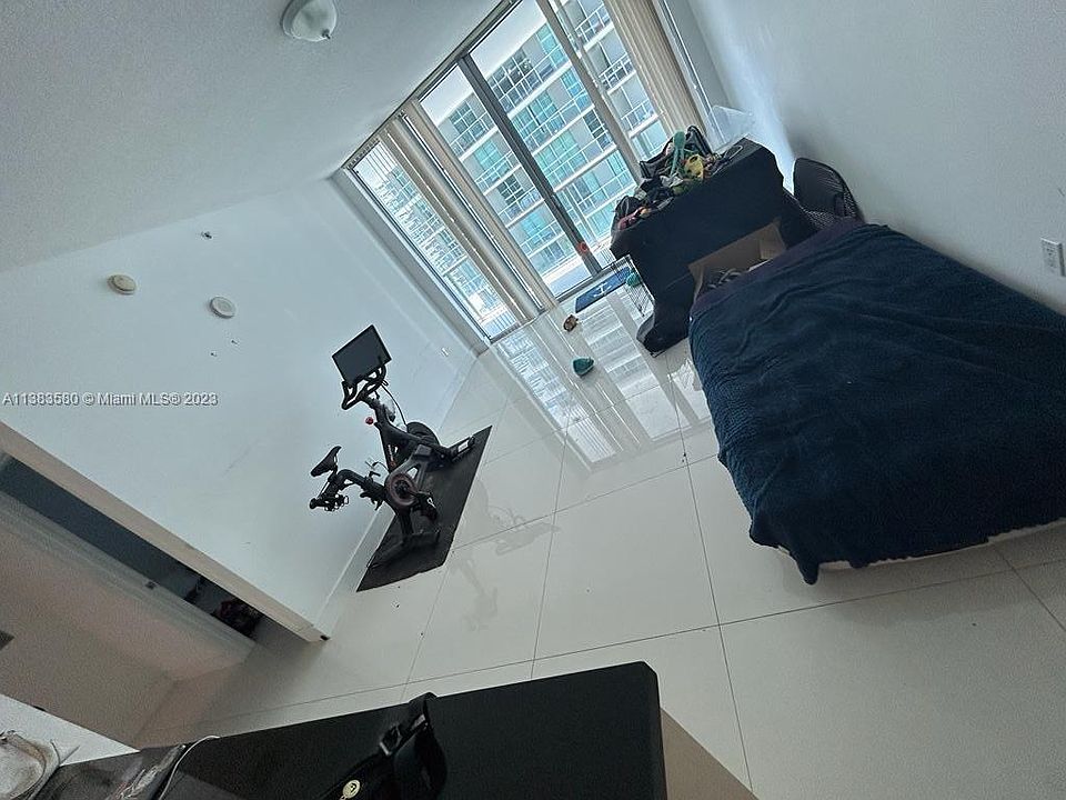 1st image of 1111 SW 1st Ave APT 2415