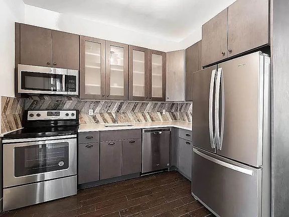 5th image of 1110 Halsey St #3F