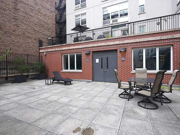 4469 Broadway #413 — Photo 8