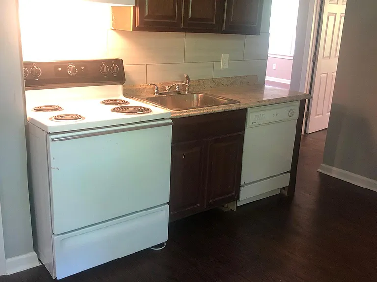 668 Charlotte Pl NW #A — Photo 17