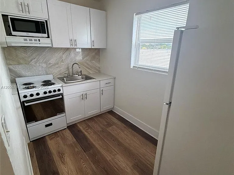 3669 Thomas Ave #16 — Photo 2