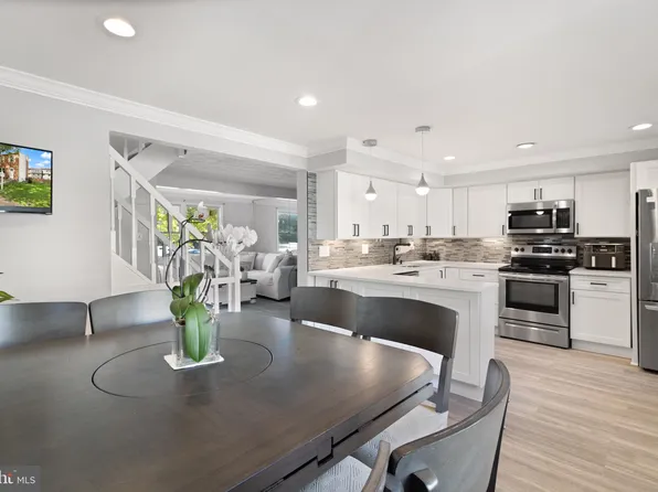 5570 Hecate Ct, Fairfax, VA 22032