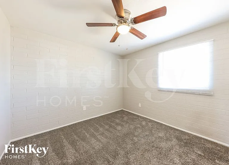 5037 W Krall St — Photo 11