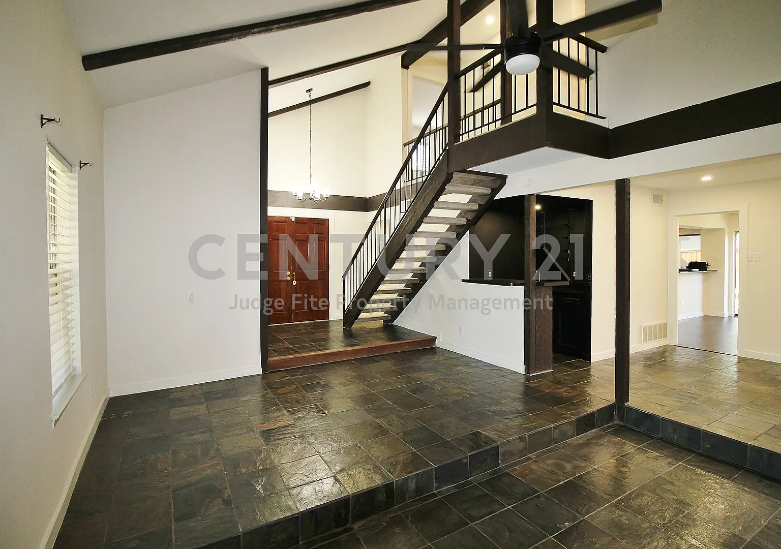 Mid-Century, 2-Story 3/2.5/2 in Mesquite For Rent! — Photo 4