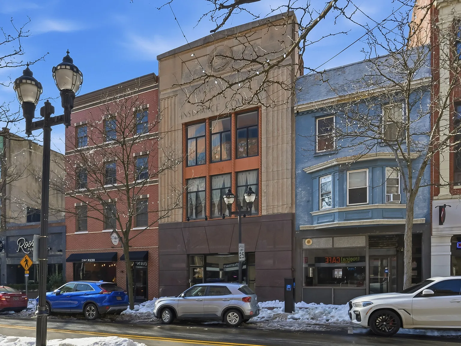 833 N Market St — Photo 2