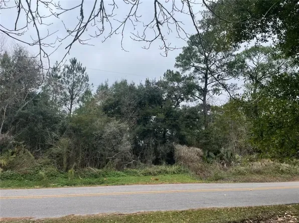 8965 W Warner St, Bayou La Batre, AL 36509