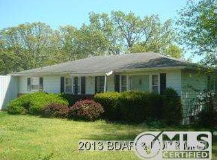 102 E 22nd St, Eldon, MO 65026