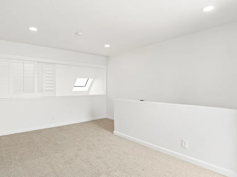 921-933 Seacoast Drive — Photo 16