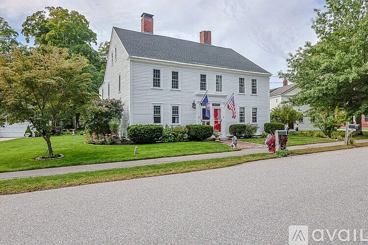 21 Middle St