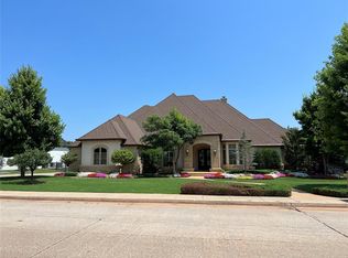 1109 Oak Tree Dr, Edmond, OK 73025