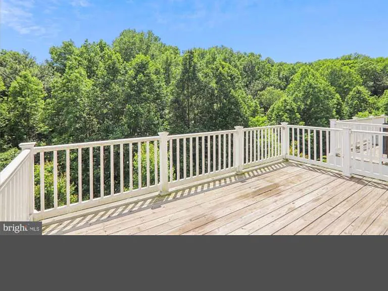 9155 Fox Stream Way — Photo 2