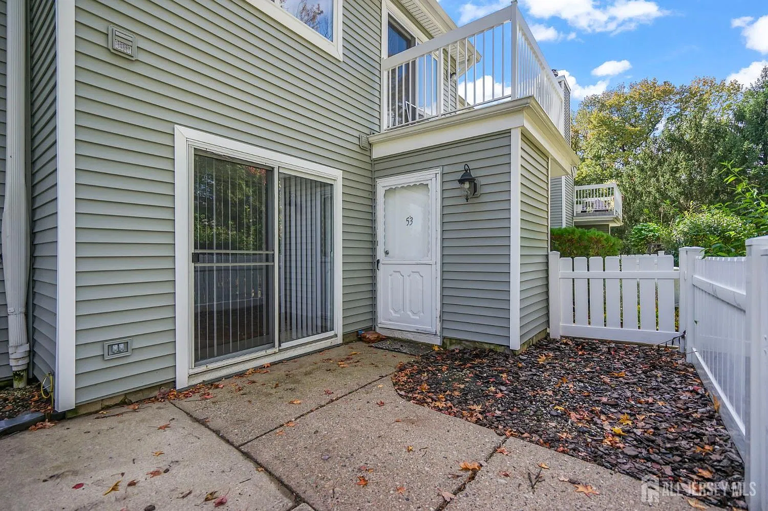 1 bed, 1.0 bath, 976 sqft, $2,000 — Photo 3