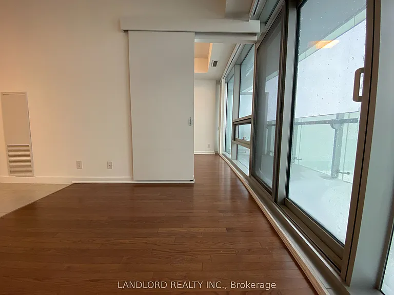14 York St #5209 — Photo 12
