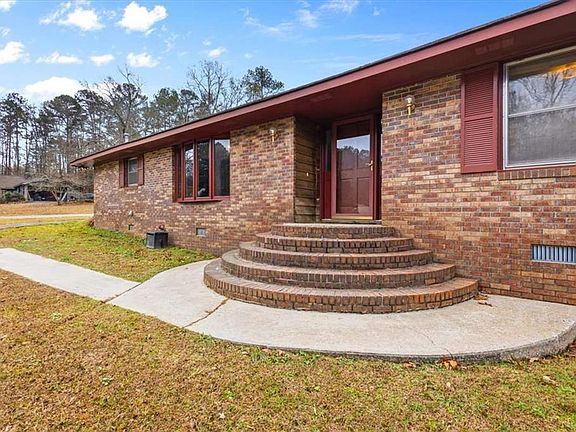 2nd image of 202 Ridgewood Rd