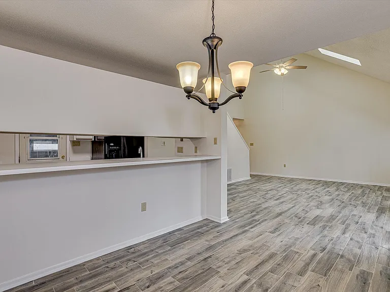 3220 Summerchase Cir — Photo 8