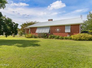 104 Sherrill Loop Rd, Sneads Ferry, NC 28460