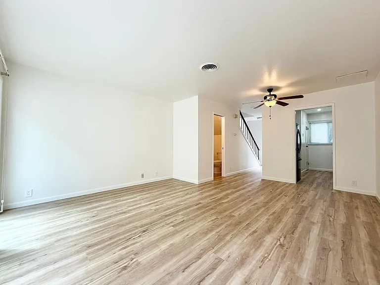 1254 Terra Nova Blvd — Photo 13