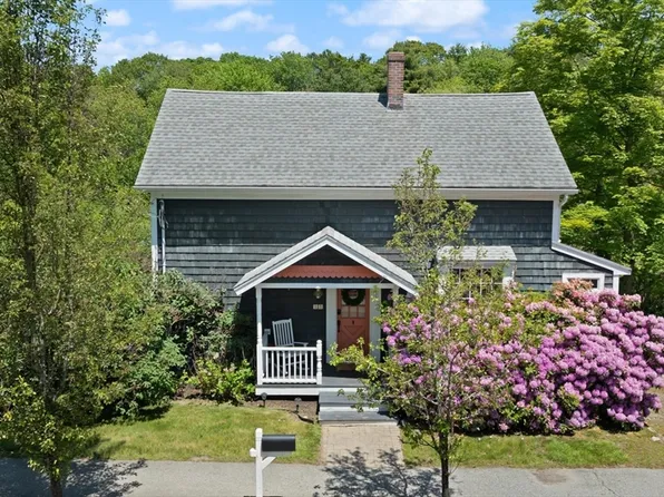 52 Bridge St, South Hamilton, MA 01982