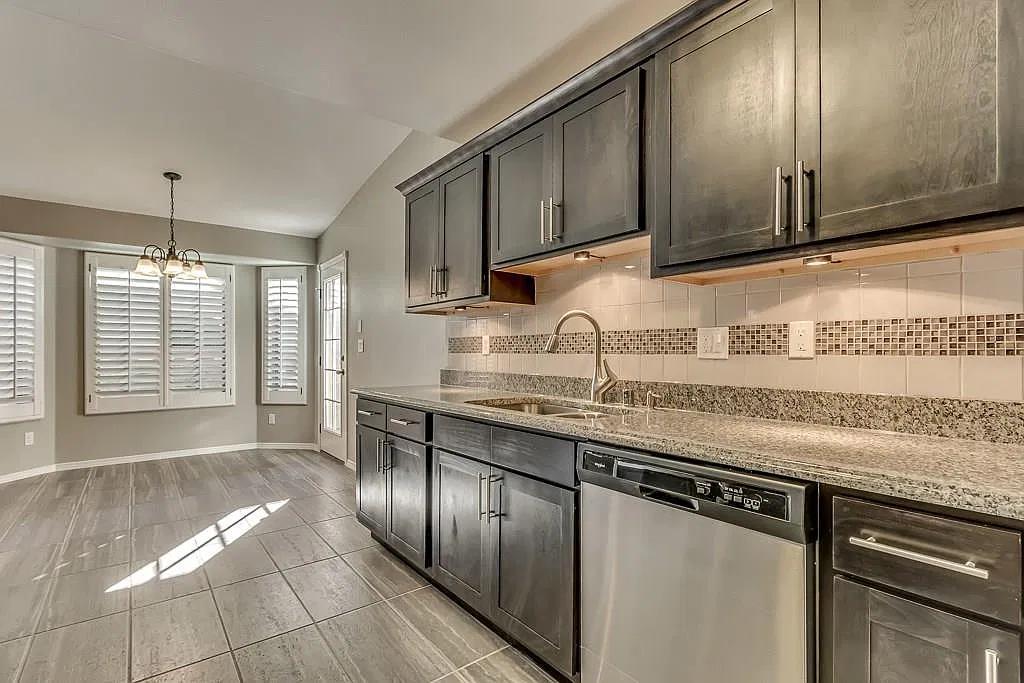 4 bed, 2.0 bath, 1368 sqft, $1,950 — Photo 3
