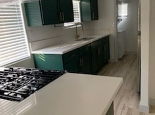 Newly Remodeled 2 Bedroom unit located on a Beautiful Hill in Echo Park!! A must see unit! Parkin..., Los Angeles, CA 90026