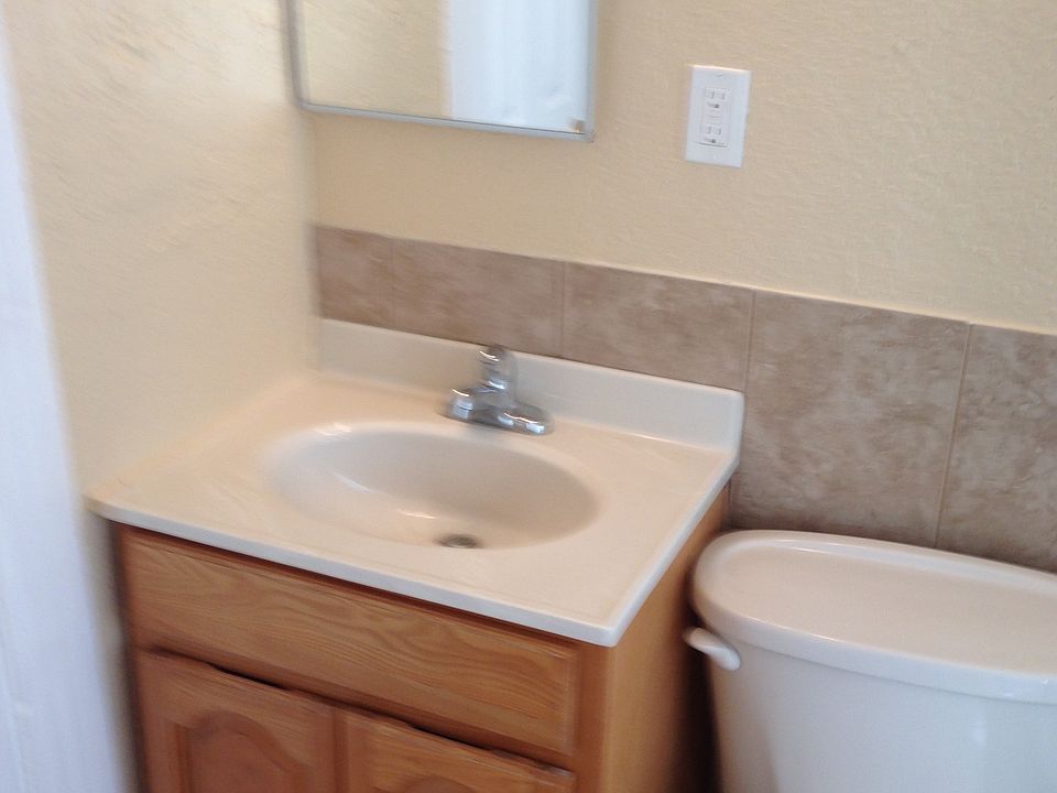 2nd image of 919 60th St APT 2
