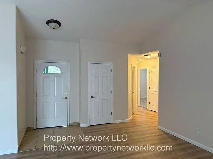 3 bed, 2.0 bath, 1455 sqft, $2,600 — Photo 3