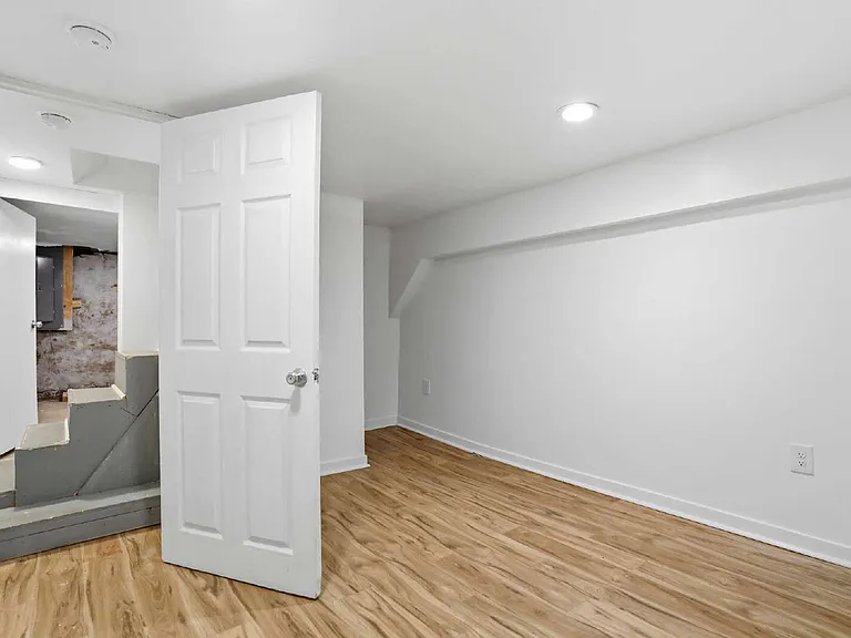 316 N High St — Photo 12