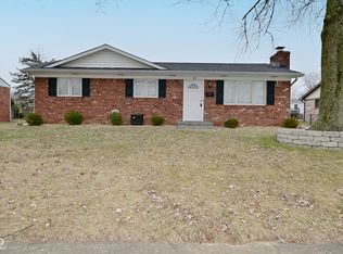 25 Angela Ct, Beech Grove, IN 46107