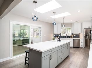 825 Cypress Dr, Vista, CA 92084