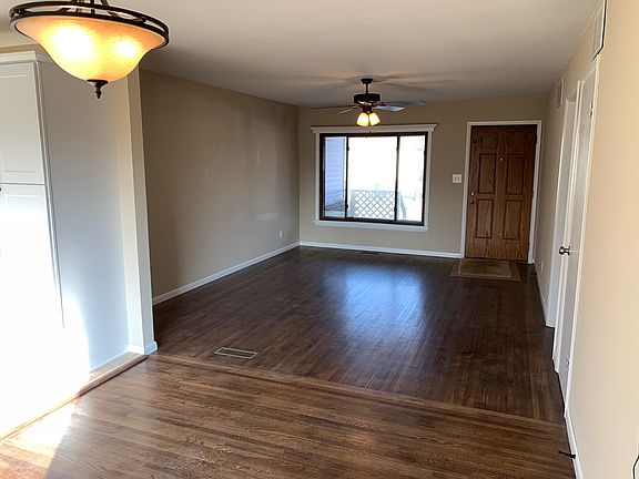 Living and dining looking N