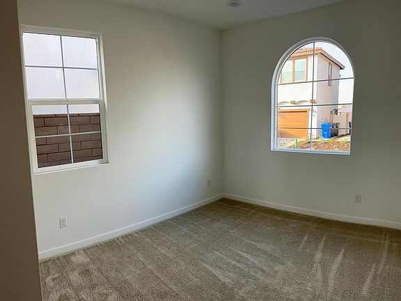 4th image of 2923 E Hamilton Paseo