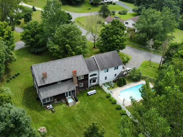 131 Wilshire Dr, Cheshire, MA 01225