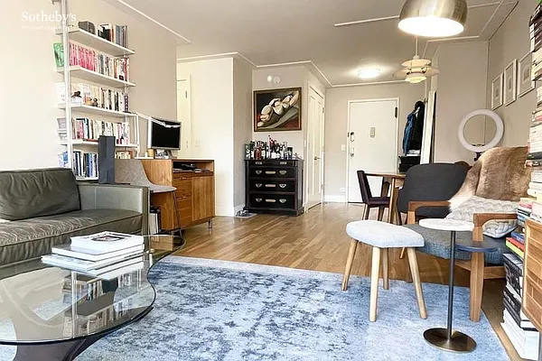 Rented by Sotheby's International Realty | media 2