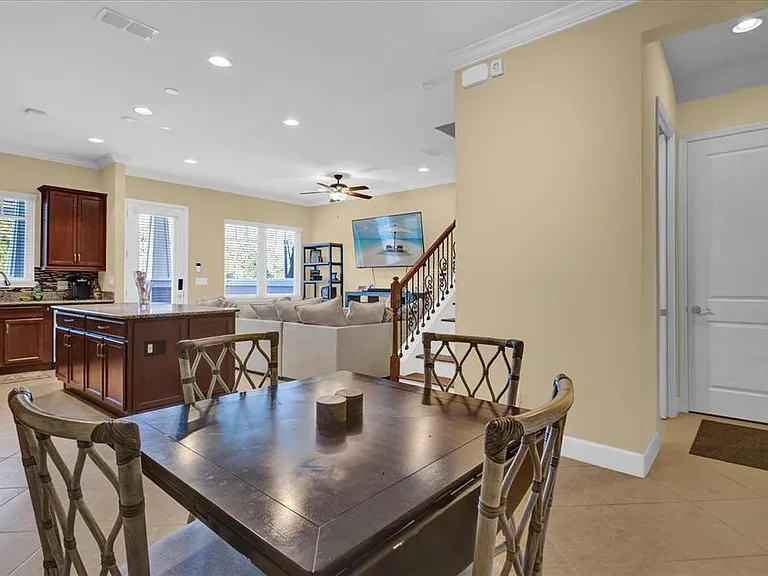 9219 Laureate Blvd — Photo 7