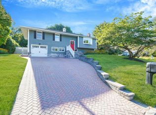 55 Lolly Ln, Centereach, NY 11720