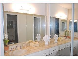 4th image of 302 Philip Dr APT 104