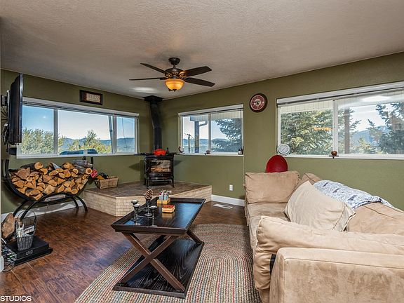 3rd image of 543 S Mahogany Ln