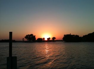 3925 Walden Rd, Deephaven, MN 55391