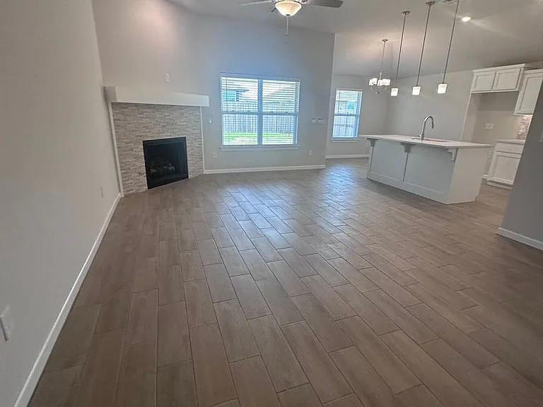4021 Caraway Ln — Photo 2