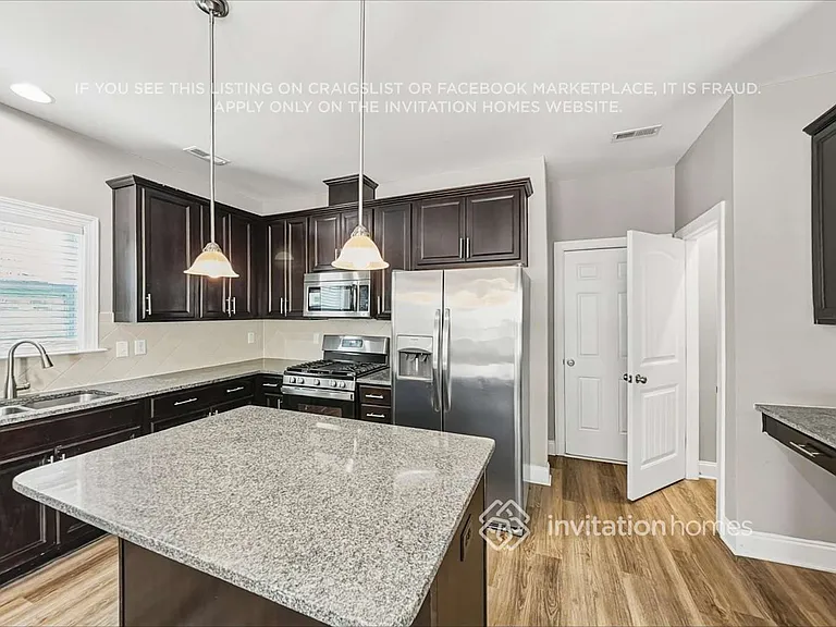 1088 Lakemont Dr — Photo 9