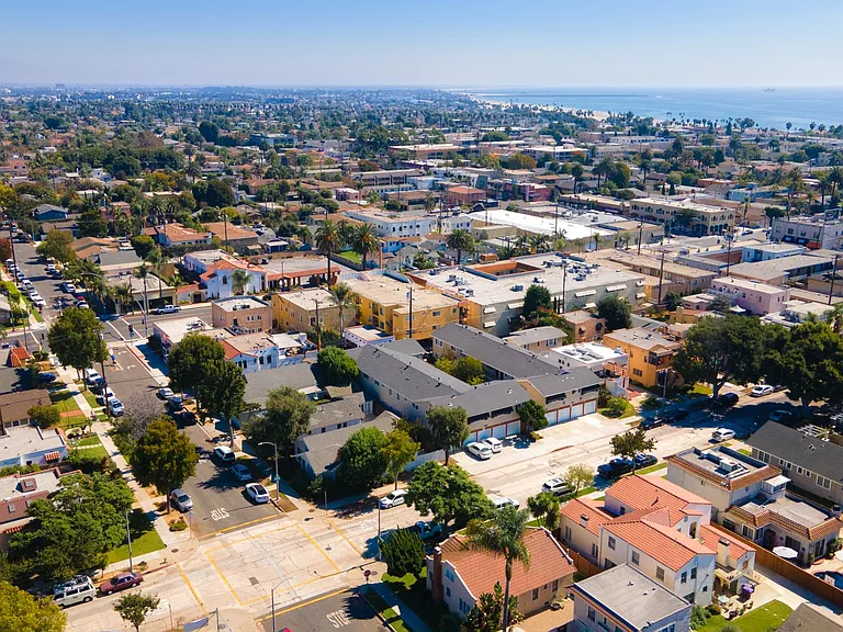 244 Coronado Avenue — Photo 4