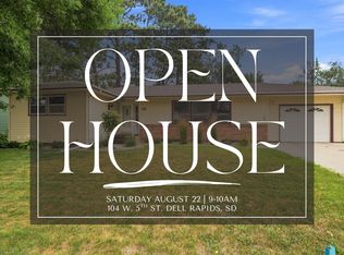 104 W 5th St, Dell Rapids, SD 57022