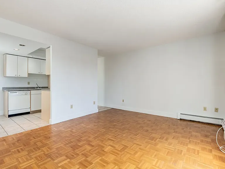 604 14th Ave SW — Photo 7