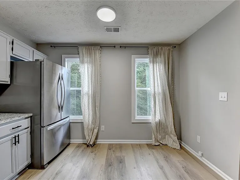 3876 Meadow Creek Dr — Photo 9