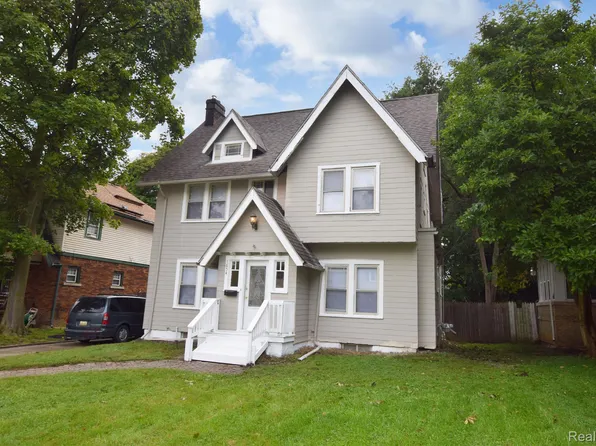 1654 N Grand Traverse St, Flint, MI 48503