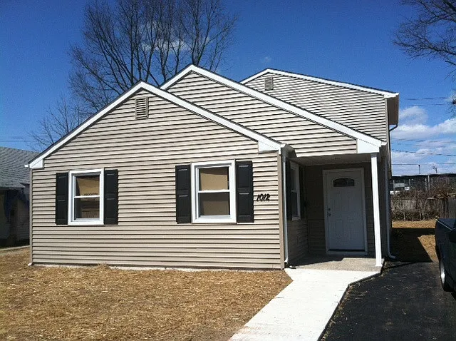 1012 Winder Dr photo 1
