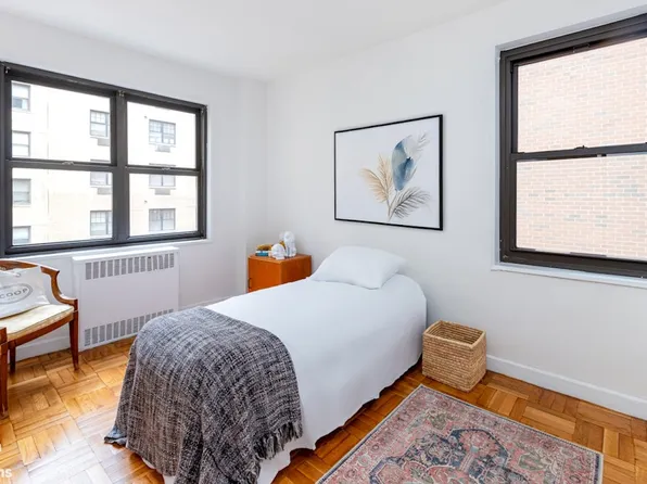 425 East 79th Street image 9 of 15