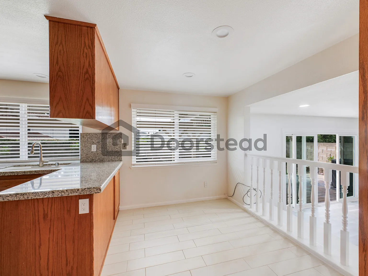 4 bed, 2.5 bath, 2456 sqft, $5,330 — Photo 4