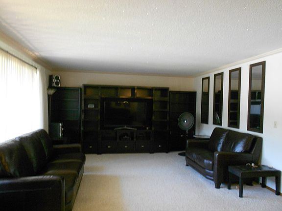 2nd image of 310 Warner Cir